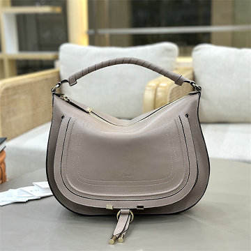 商品細詳を見る:クロエ CHLOE 99-CLE1199HS  2026年新作 Marcie トートバッグ ハンドバッグ レディース