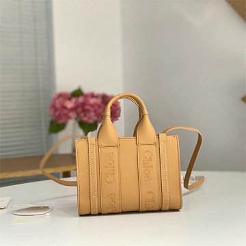 商品名称：クロエ CHLOE 99-CLE7668PXS 2026年新作 Woody スモール トートバッグ ハンドバッグ 2way ショルダーバッグ レディース