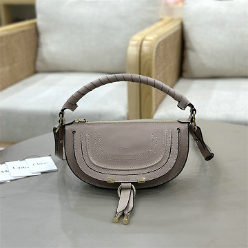 商品細詳を見る:クロエ CHLOE 99-CLE11996HS 2026年新作 Marcie ホーボーバッグ ショルダーバッグ レディース