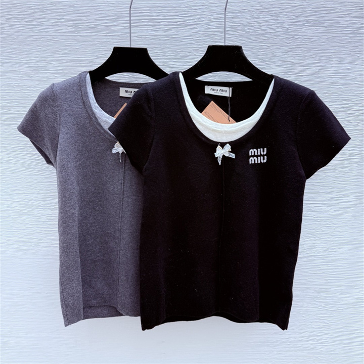 商品細詳を見る:ミュウミュウ MIUMIU 2026年新作 ショートスリーブ ウール セーター クルーネック レディース