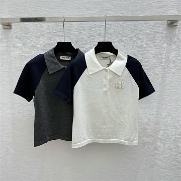 商品細詳を見る:ミュウミュウ MIUMIU 2026年新作 ショートスリーブ ウール セーター ポロネック 半袖 レディース