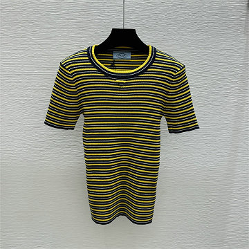 商品細詳を見る:プラダ PRADA 2026年新作 ショートスリーブ ウール セーター クルーネック 半袖 レディース