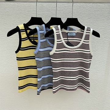 商品細詳を見る:プラダ PRADA 2026年新作 ニットベスト ノースリーブ ウール セーター クルーネック レディース