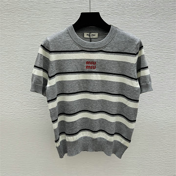 商品名称：ミュウミュウ MIUMIU 2026年新作 ショートスリーブ ウール セーター クルーネック 半袖 レディース