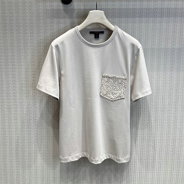 商品名称：ルイヴィトン LOUISVUITTON 2026年新作 シグネチャーポケット Tシャツ コットンジャージー クルーネック 半袖