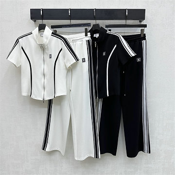 商品細詳を見る:シャネル CHANEL 2026年新作 スポーツジャージ 上下セット ショートスリーブ ジャケット スポーツパンツ カジュアル