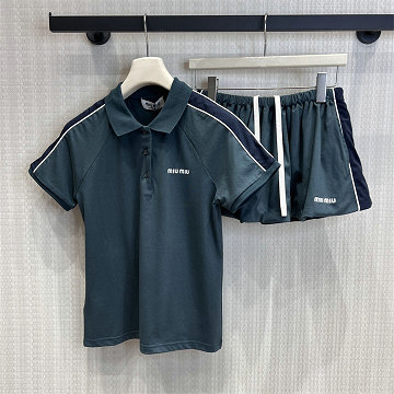 商品名称：ミュウミュウ MIUMIU XG-TZMM26005 2026年新作 スポーツジャージー 上下 セットパップ ショート ポロシャツ ショートパンツ レディース