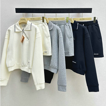 商品名称：ミュウミュウ MIUMIU XG-TZMM26007 2026年新作 スポーツジャージー 上下 セットパップ ロングスリーブ スウェットシャツ ミニスカート