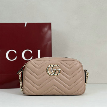 商品名称：グッチ GUCCI 99-GG855273PLF 2026年新作 GGマーモント スモール カメラバッグ ショルダーバッグ チェーンポーチ