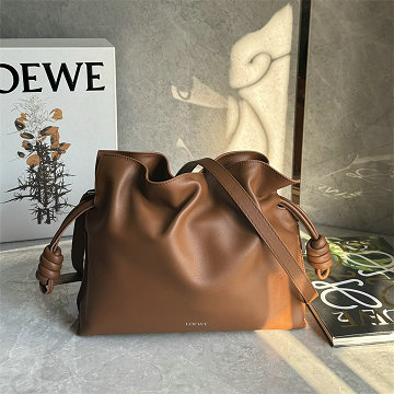 商品名称：ロエベ LOEWE 99-LE0800KF 2026年新作 フラメンコ ショルダーバッグ ドローストリングバッグ レディース レザー