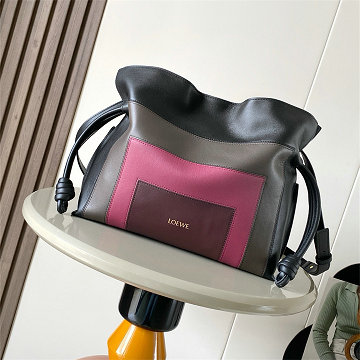 商品細詳を見る:ロエベ LOEWE 99-LE9102PBK 2026年新作 フラメンコ ショルダーバッグ ドローストリングバッグ レディース レザー