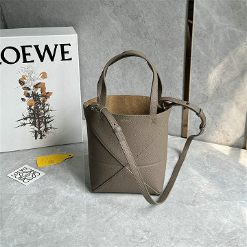商品名称：ロエベ LOEWE 99-LE052322HS  2026年新作 パズルフォルド トート ミディアム トートバッグ ハンドバッグ ショルダーバッグ レディース