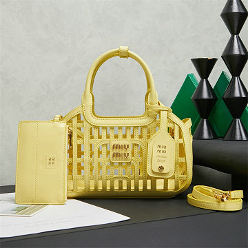 商品名称：ミュウミュウ MIUMIU 99-MM5BA294ZYL 2026年新作 スモール バスケットバッグ トートバッグ ハンドバッグ レザー レディース