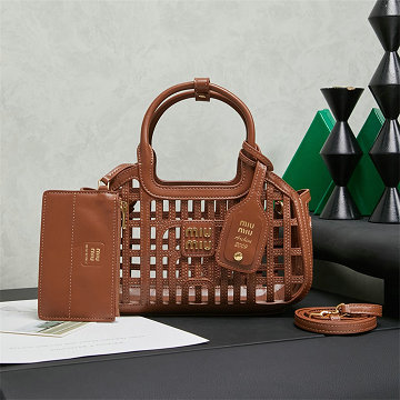 商品名称：ミュウミュウ MIUMIU 2026年新作 スモール バスケットバッグ トートバッグ ハンドバッグ レザー レディース