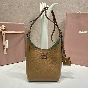 商品細詳を見る:ミュウミュウ MIUMIU 99-MM5BB099XS 2026年新作 バケットバッグ ショルダーバッグ レザー