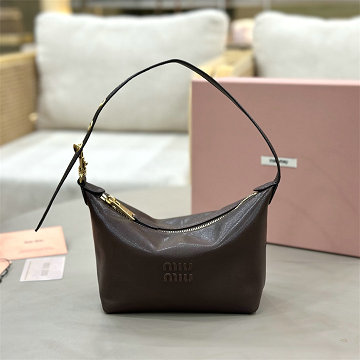 商品細詳を見る:ミュウミュウ MIUMIU 99-MM5NE841YSK2026年新作 ポーチ ミニ ホーボーバッグ トートバッグ ハンドバッグ レディース