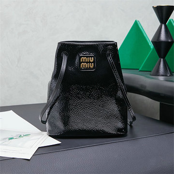 商品名称：ミュウミュウ MIUMIU 99-MM5NF460BK 2026年新作 ミニ バケットバッグ ショルダーバッグ レディース