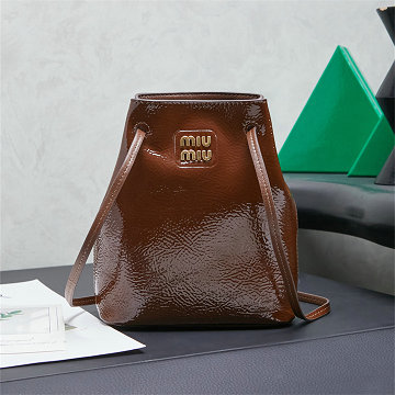 商品名称：ミュウミュウ MIUMIU 99-MM5NF460SK 2026年新作 ミニ バケットバッグ ショルダーバッグ レディース
