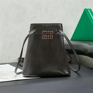 商品細詳を見る:ミュウミュウ MIUMIU 99-MMN5F460SK 2026年新作 ミニ バケットバッグ ショルダーバッグ レディース