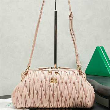 商品名称：ミュウミュウ MIUMIU 99-MM5BF130QF 2026年新作 クラッチバッグ トートバッグ ショルダーバッグ レディース