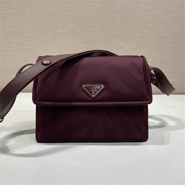 商品細詳を見る:プラダ PRADA 99-PD1BD258NJH 2026年新作 パデッド スモール ショルダーバッグ メッセージバッグ トートバッグ