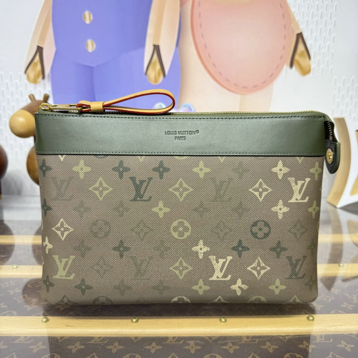 商品名称：ルイヴィトン LOUISVUITTON 2026年新作 ポシェット ヴォワヤージュ スープル クラッチバッグ ポーチ 手持ちかばん モノグラム サープラス キャンバス