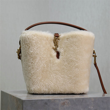 商品細詳を見る:イヴサンローラン Saint laurent YSL 025-YSL749036MBS 2026年新作 LE 37 バケットバッグ トートバッグ ショルダーバッグ ウィメンズ