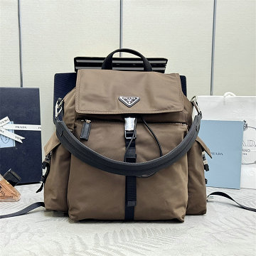 商品名称：プラダ PRADA 99-PD2VZ118BKF 2026年最新作 エクスプローラ バックパック メンズ リュックサック ディパックバッグ Re-Nylon レザー