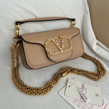 商品細詳を見る:ヴァレンティノ Valentino 99-VT22105XS  2026年新作 ロゴ スモール ショルダーバッグ チェーンポーチ レディース