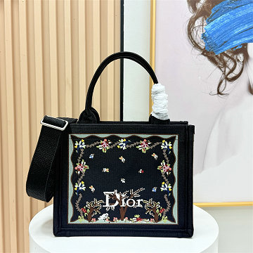 商品細詳を見る:クリスチャンディオール CHRISTIAN DIOR 025-CD1265FHBK 2026年新作 Book Tote ブック スモール トートバッグ ハンドバッグ ショルダーバッグ