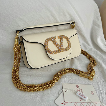 商品細詳を見る:ヴァレンティノ Valentino 99-VT22105BS 2026年新作 ロゴ スモール ショルダーバッグ チェーンポーチ レディース