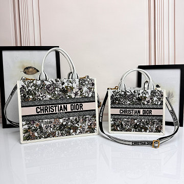 商品細詳を見る:クリスチャンディオール CHRISTIAN DIOR 025-CD1265PZHB  2026年新作 Book Tote ブック トートバッグ ハンドバッグ ショルダーバッグ