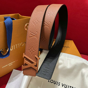 商品名称：ルイヴィトン LOUISVUITTON 2026年新作 M4512V ベルト LV イニシャル トリヨン モノグラム 40MM リバーシブル メンズ