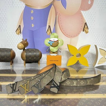 商品細詳を見る:ルイヴィトン LOUISVUITTON 2026年新作 M4519P ベルト LV イニシャル トリヨン モノグラム 40MM リバーシブル メンズ