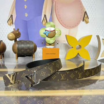 商品細詳を見る:ルイヴィトン LOUISVUITTON 2026年新作 ベルト LV イニシャル 40MM モノグラム メンズ
