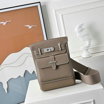 商品細詳を見る:エルメス HERMES 063-H1826QH 2026年新作 HAC A DOS チェストバッグ ベルトバッグ ショルダーバッグ メンズ