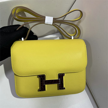 商品細詳を見る:エルメス HERMES 063-H108218FEPSFYL 2026年新作 sellier cloute コンスタンス ショルダーバッグ クロスボディバッグ レディース