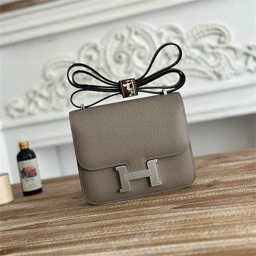 商品細詳を見る:エルメス HERMES 063-H108218SZQYLH 2026年新作 コンスタンス スモール ショルダーバッグ レディース エプソン