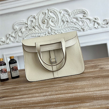 商品細詳を見る:エルメス HERMES 063-H600925TGQYNB 2026年新作 Halzan アルザンバッグ トートバッグ ハンドバッグ ショルダーバッグ