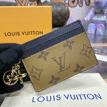 商品細詳を見る:ルイヴィトン LOUISVUITTON 2026年新作 M82739H カードケース ポルト カルト LV チャーム カードポケット 名刺入れ