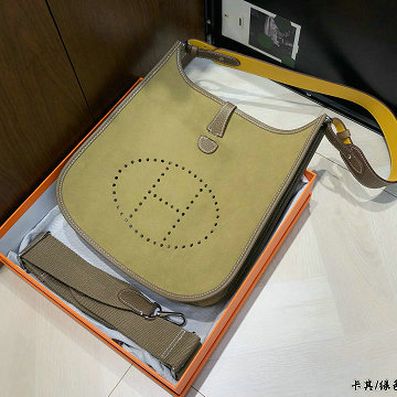 商品細詳を見る:エルメス HERMES 2026年新作 エヴリン 29 ショルダーバッグ レディース