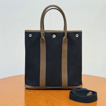 商品細詳を見る:エルメス HERMES 063-HGF28YKKF 2026年新作 ガーデンファイル 28 トートバッグ ハンドバッグ ショルダーバッグ