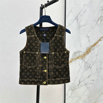 商品細詳を見る:ルイヴィトン LOUISVUITTON 2026年新作 モノグラム デニムベスト ノースリーブ ジャケット アウターコート レディース