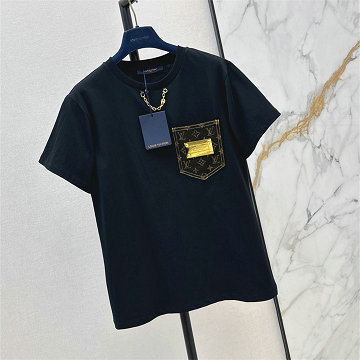 商品細詳を見る:ルイヴィトン LOUISVUITTON 2026年新作 モノグラム ポケットTシャツ コットンジャージー レディース 日常 おしゃれ