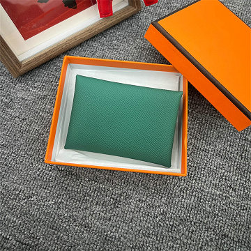 商品名称：エルメス HERMES 063-HK26002GL 2026年新作 カルヴィ カードケース 名刺入れ カードホルダー 二つ折り コンパクト 小銭入れ ヴォーエプソン