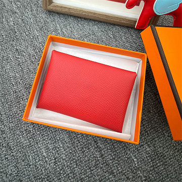 商品細詳を見る:エルメス HERMES 063-HK26002RD  2026年新作 カルヴィ カードケース 名刺入れ カードホルダー 二つ折り コンパクト 小銭入れ ヴォーエプソン