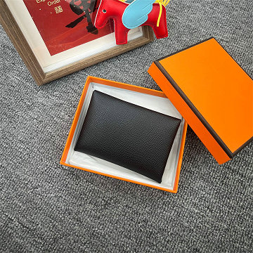商品名称：エルメス HERMES 063-HK26002BK 2026年新作 カルヴィ カードケース 名刺入れ カードホルダー 二つ折り コンパクト 小銭入れ ヴォーエプソン