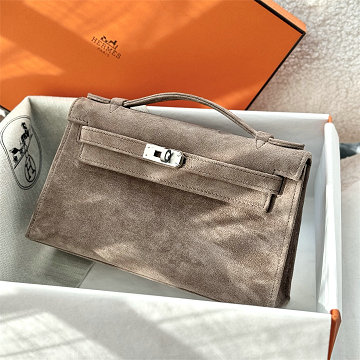 商品細詳を見る:エルメス HERMES 063-HKL22RQQYDH 2026年新作 ケリー ポシェット トップハンドルバッグ トートバッグ ハンドバッグ 2way ショルダーバッグ