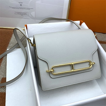 商品細詳を見る:エルメス HERMES 063-HRL18EVQJZH 2026年新作 roulis ショルダーバッグ ブタ鼻 ショルダーバッグ レディース evercolor