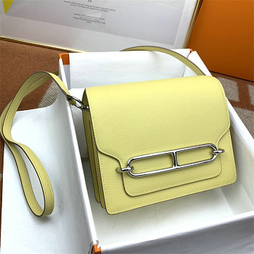 商品細詳を見る:エルメス HERMES 063-HRL18EVQYXY 2026年新作 roulis ショルダーバッグ ブタ鼻 ショルダーバッグ レディース evercolor
